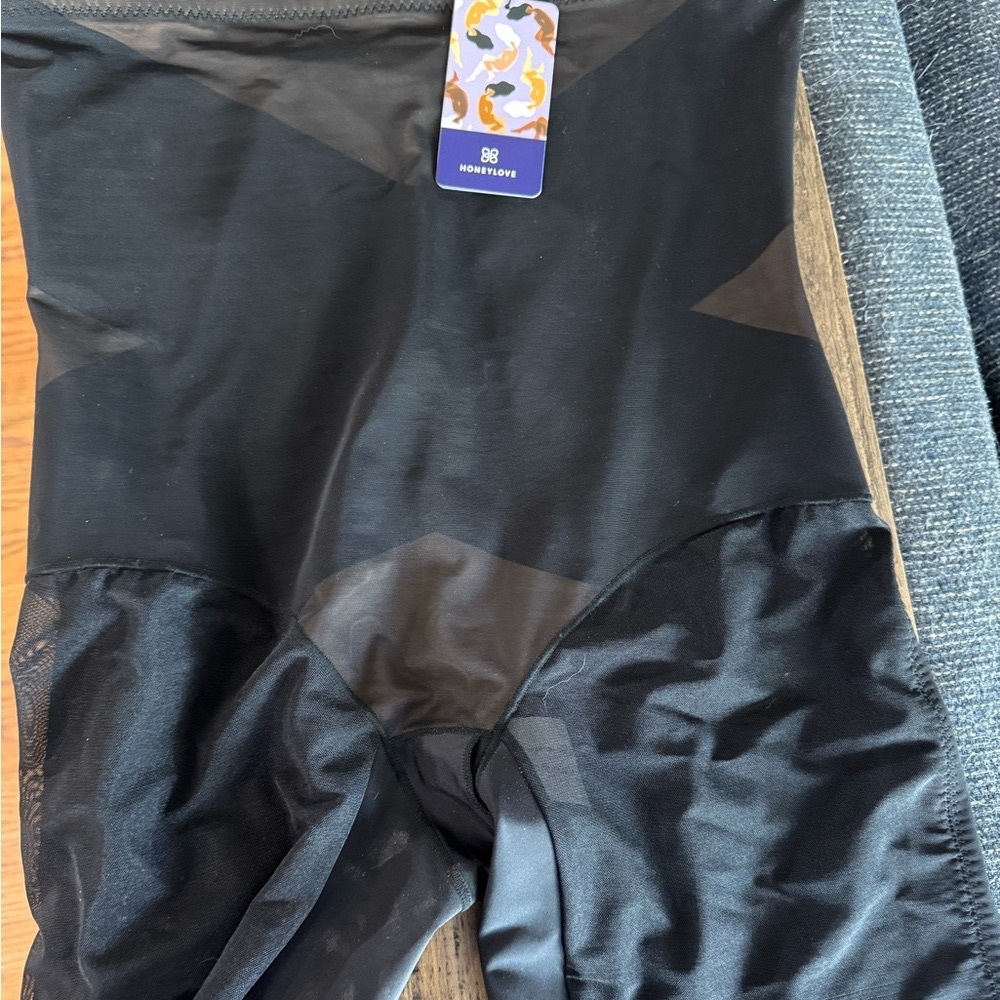 NWT- Honeylove Superpower high compression breathable sculpt shorts